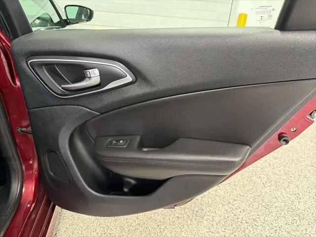 2015 Chrysler 200 C