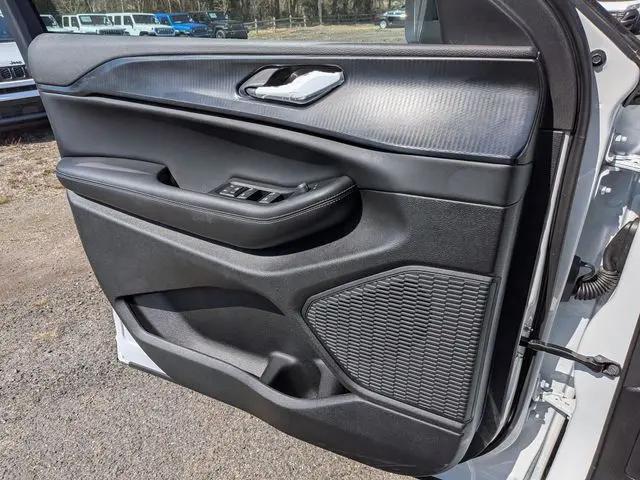 2026 Jeep Grand Cherokee L Altitude 4x4