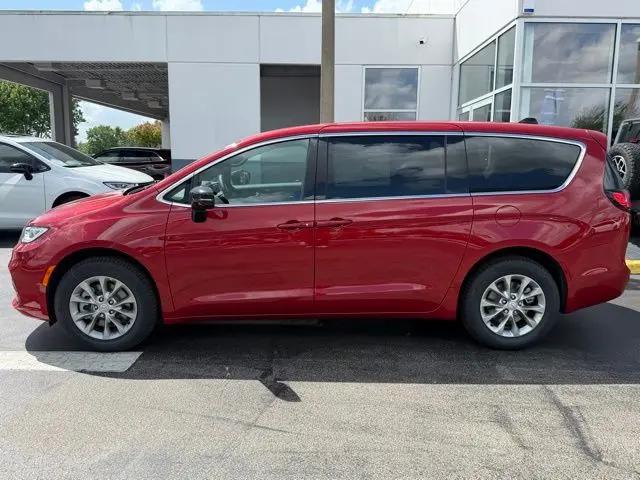 2026 Chrysler Pacifica Select AWD