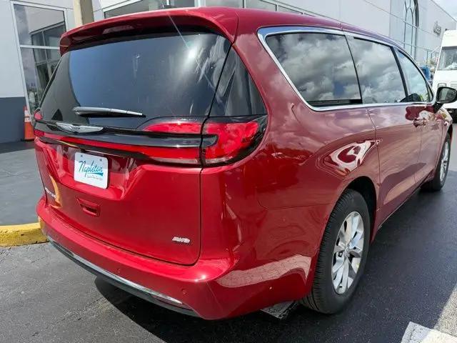 2026 Chrysler Pacifica Select AWD