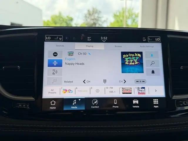 2026 Chrysler Pacifica Select AWD