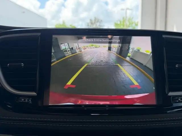 2026 Chrysler Pacifica Select AWD