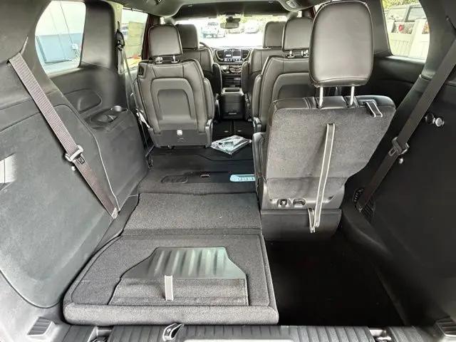 2026 Chrysler Pacifica Select AWD