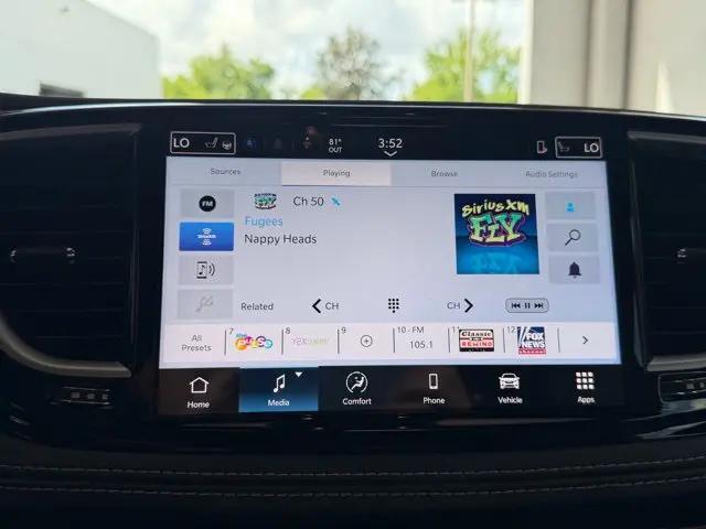 2026 Chrysler Pacifica Select AWD