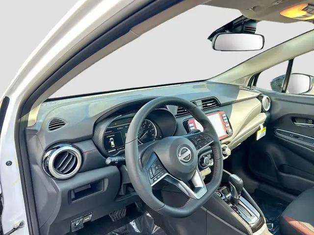 2025 Nissan Versa 1.6 SR