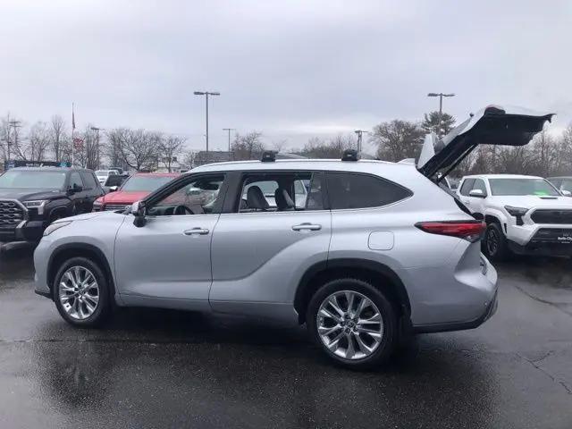 2023 Toyota Highlander Hybrid Limited