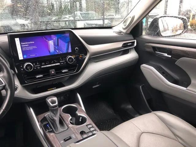 2023 Toyota Highlander Hybrid Limited