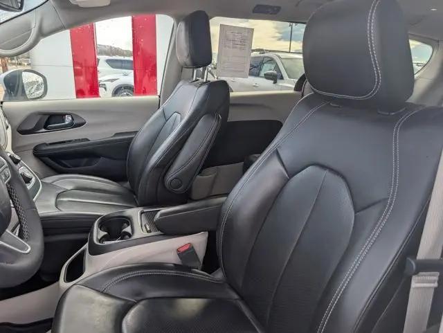 2023 Chrysler Pacifica Hybrid Touring L