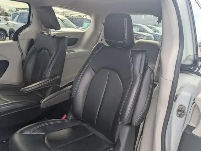 2023 Chrysler Pacifica Hybrid Touring L
