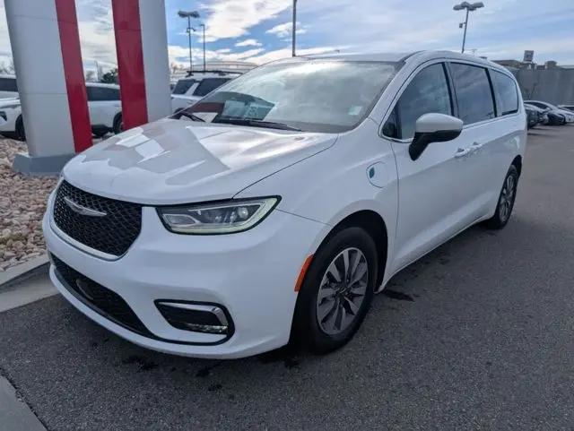 2023 Chrysler Pacifica Hybrid Touring L