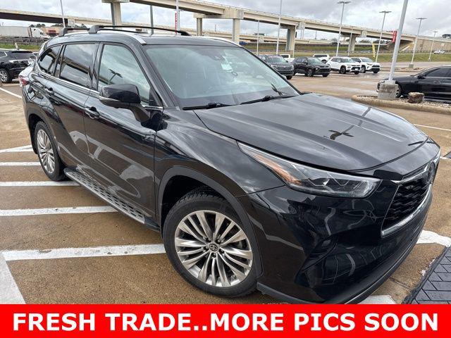 2023 Toyota Highlander Platinum