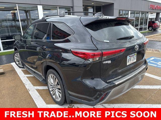 2023 Toyota Highlander Platinum