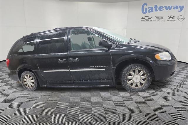 2006 Chrysler Town & Country Touring for sale in FARGO, ND