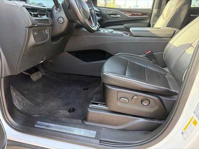 2023 Cadillac Escalade 2WD Premium Luxury