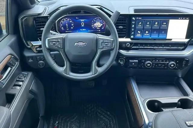 2026 Chevrolet Silverado 3500HD Crew Cab, Long Bed, High Country Dual Rear Wheel, RWD