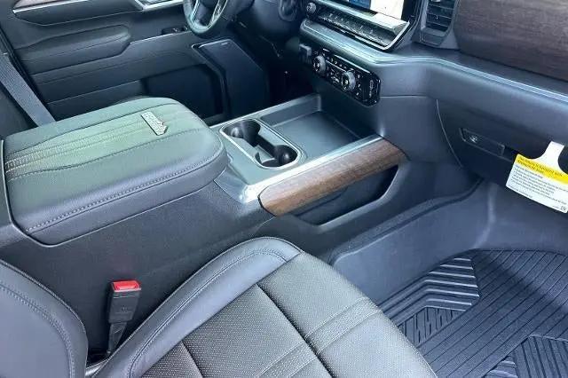 2026 Chevrolet Silverado 3500HD Crew Cab, Long Bed, High Country Dual Rear Wheel, RWD