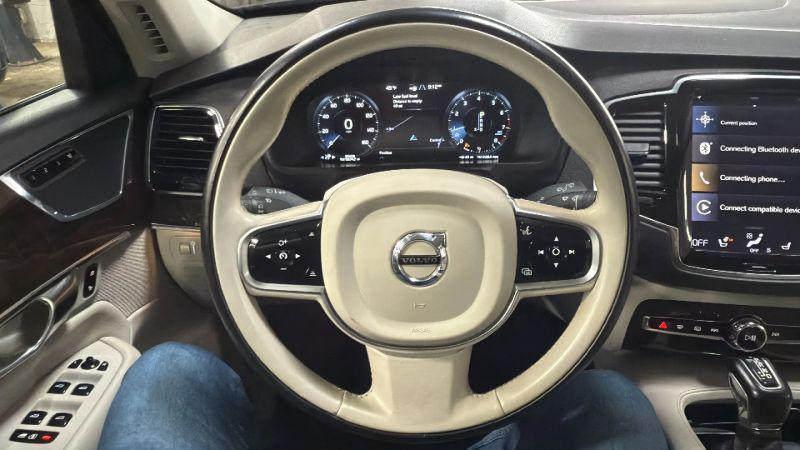 2018 Volvo XC90 T6 Momentum