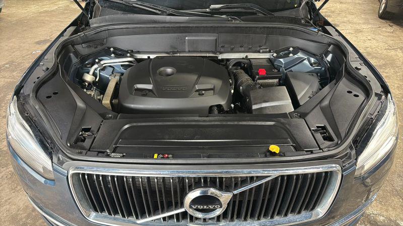 2018 Volvo XC90 T6 Momentum