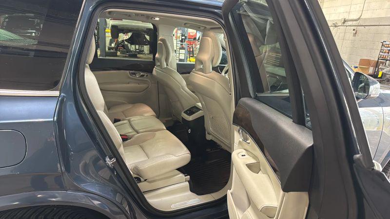 2018 Volvo XC90 T6 Momentum