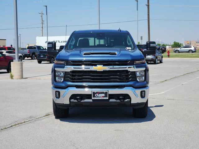 2026 Chevrolet Silverado 2500HD Crew Cab, Standard Bed, LT, 4WD