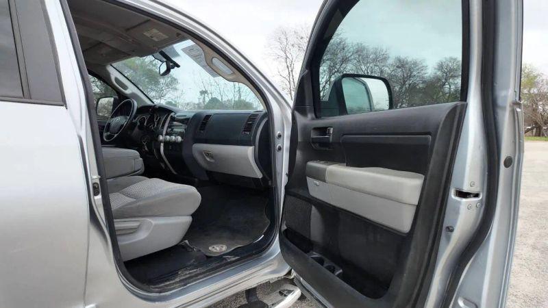 2013 Toyota Tundra Grade 5.7L V8