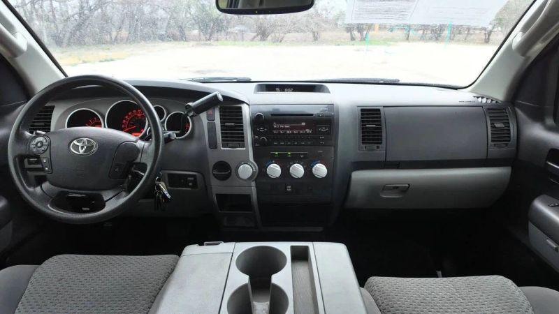 2013 Toyota Tundra Grade 5.7L V8