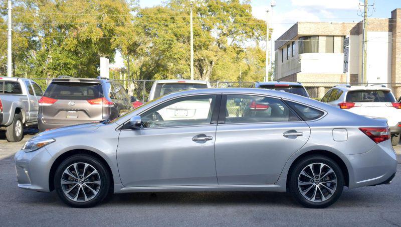 2018 Toyota Avalon XLE