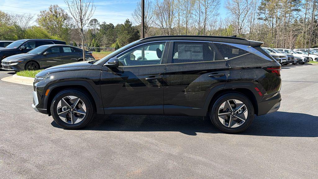 New 2026 Phantom Black HYUNDAI SEL FWD image 9