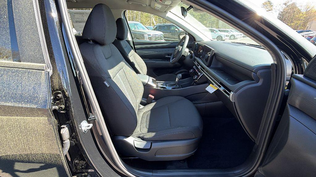 New 2026 Phantom Black HYUNDAI SEL FWD image 15