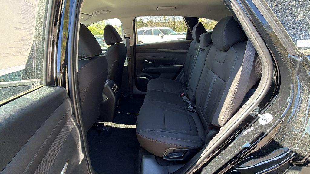 New 2026 Phantom Black HYUNDAI SEL FWD image 23