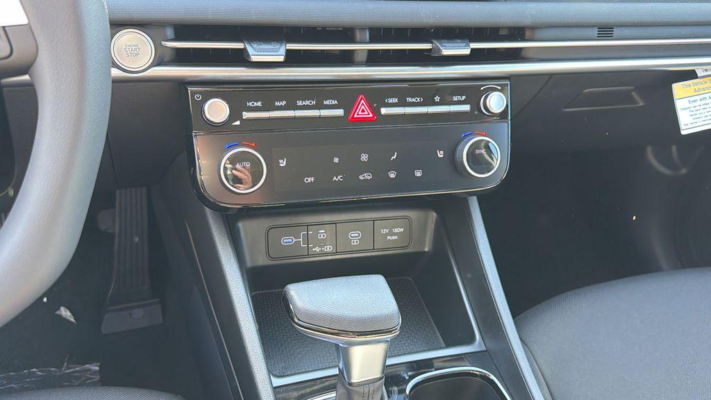 New 2026 Phantom Black HYUNDAI SEL FWD image 29