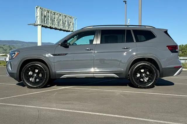 2026 Volkswagen Atlas Peak Edition