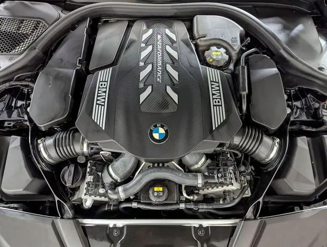 2023 BMW M5 i xDrive