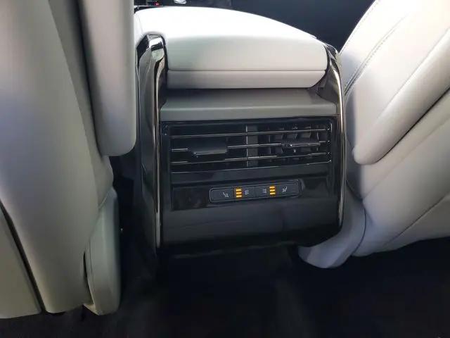 2025 Land Rover Range Rover Sport P360 SE