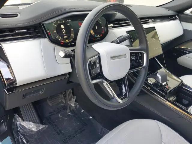 2025 Land Rover Range Rover Sport P360 SE