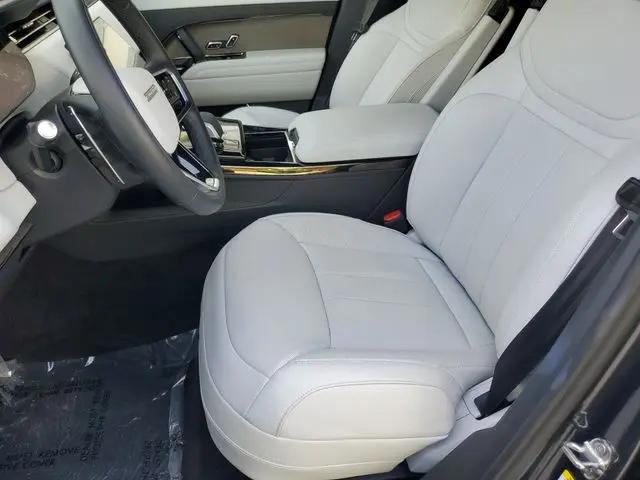 2025 Land Rover Range Rover Sport P360 SE