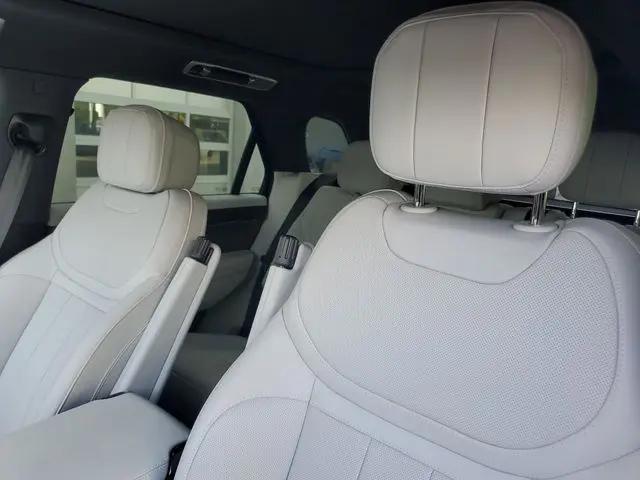 2025 Land Rover Range Rover Sport P360 SE