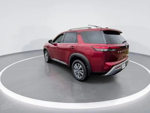 2023 Nissan Pathfinder SL 4WD