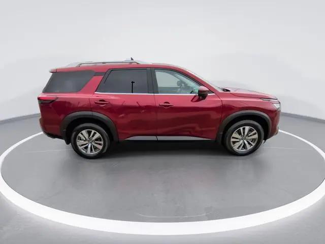 2023 Nissan Pathfinder SL 4WD