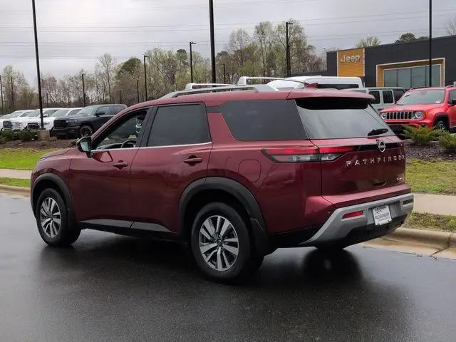 2023 Nissan Pathfinder SL 4WD