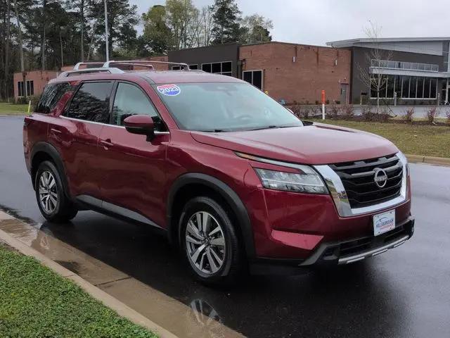 2023 Nissan Pathfinder SL 4WD