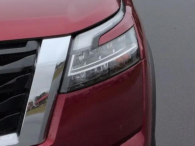 2023 Nissan Pathfinder SL 4WD
