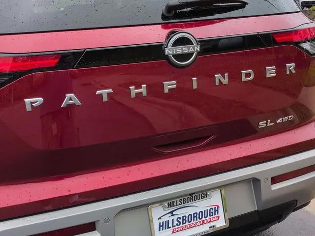 2023 Nissan Pathfinder SL 4WD