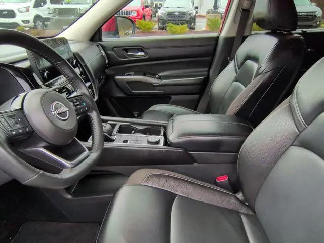 2023 Nissan Pathfinder SL 4WD