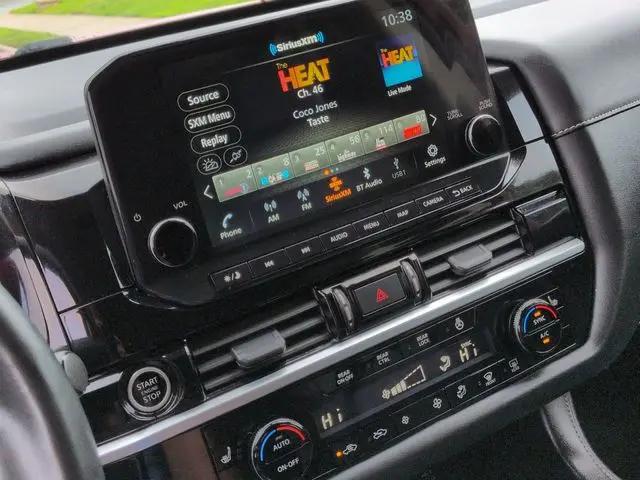 2023 Nissan Pathfinder SL 4WD
