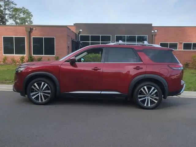 2023 Nissan Pathfinder Platinum 4WD