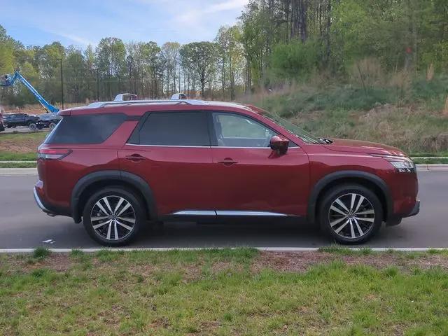 2023 Nissan Pathfinder Platinum 4WD