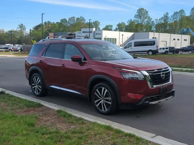 2023 Nissan Pathfinder Platinum 4WD