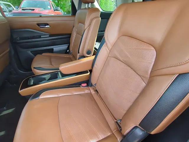 2023 Nissan Pathfinder Platinum 4WD