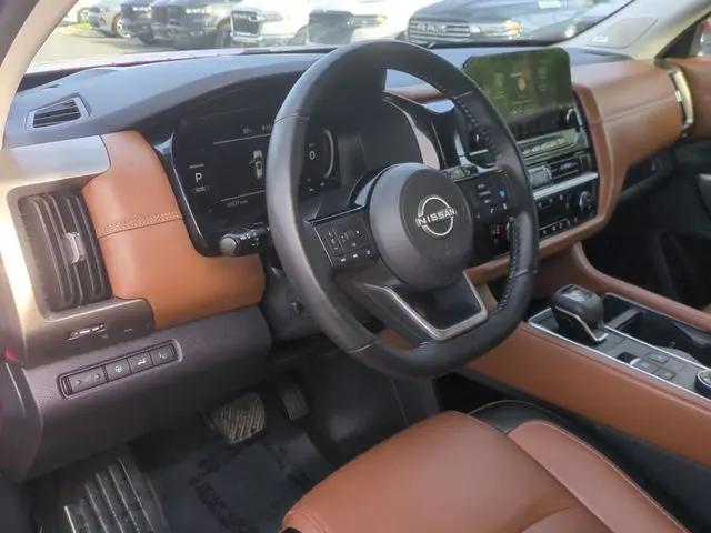 2023 Nissan Pathfinder Platinum 4WD